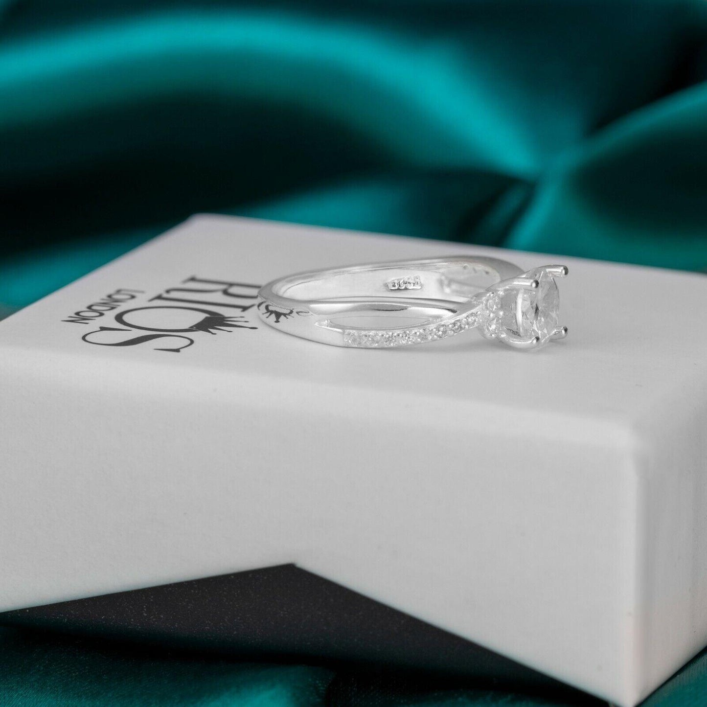 925 Sterling Silver 0.75 Carat Twist Solitaire Lab-Created Zircon Ring Boxed