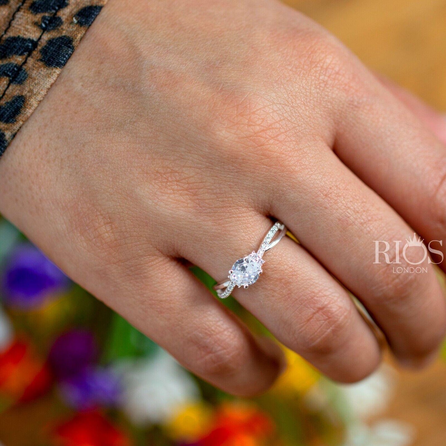 925 Sterling Silver 0.75 Carat Twist Solitaire Lab-Created Zircon Ring Boxed