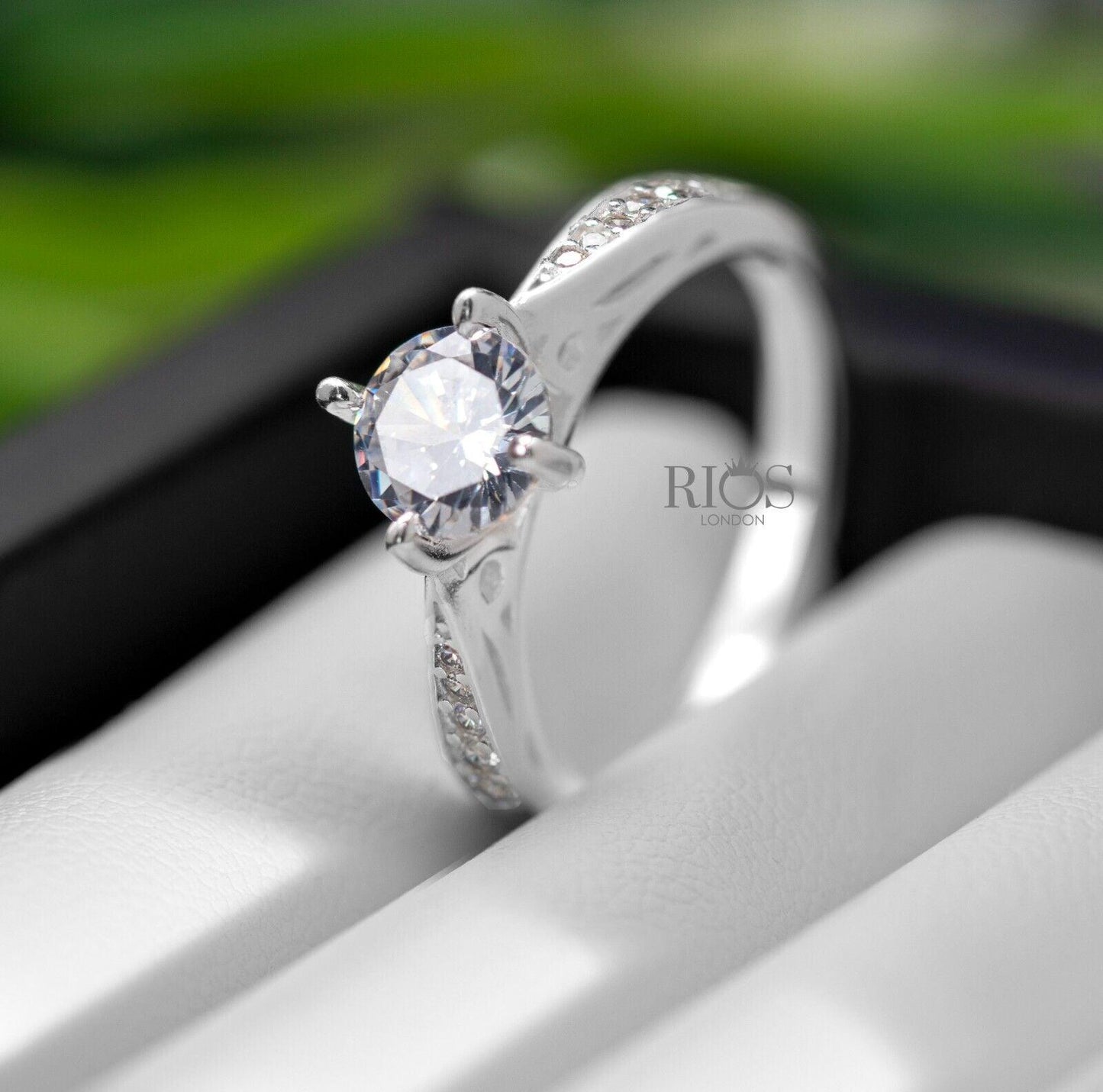 925 Sterling Silver 0.9 Carat Solitaire Engagement Lab-Created Zircon Ring Boxed
