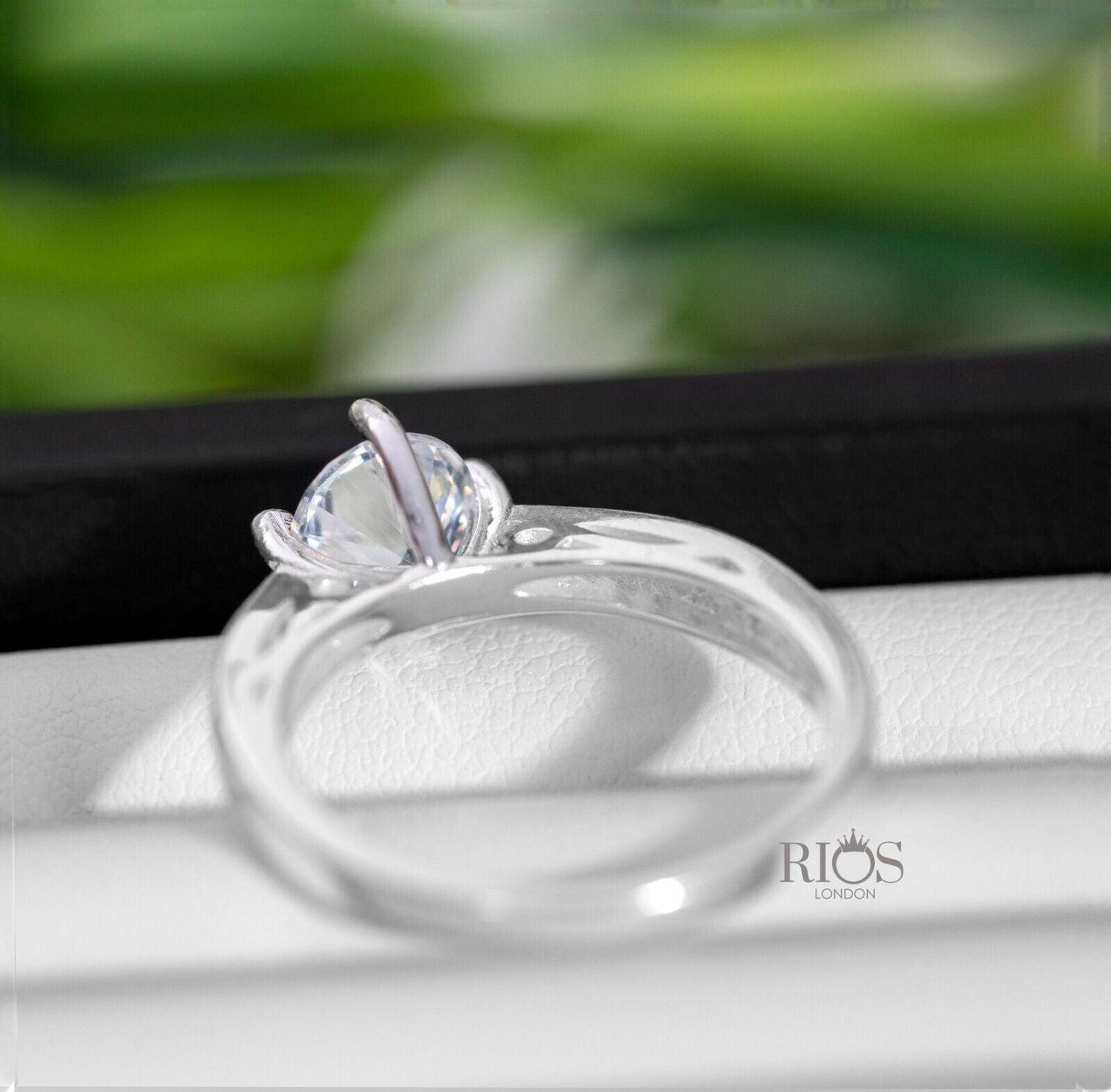 925 Sterling Silver 0.9 Carat Solitaire Engagement Lab-Created Zircon Ring Boxed