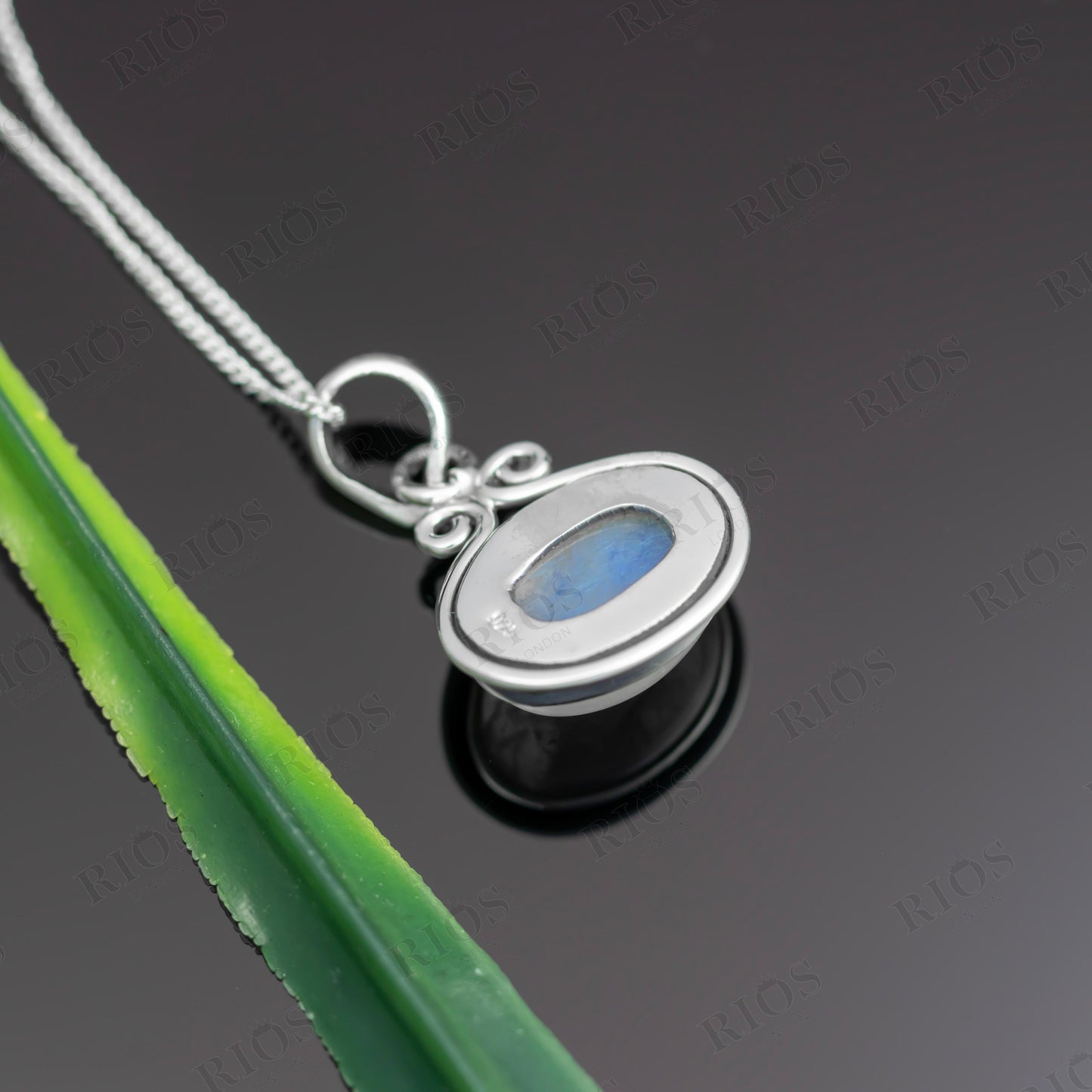 925 Sterling Silver Natural Moonstone Oval Pendant Women Chain Necklace Gift Boxed