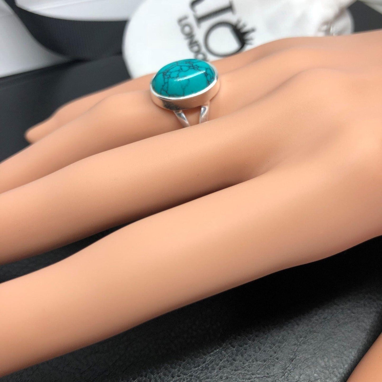 925 Sterling Silver Turquoise Cabochon Oval Gemstone Ring RRP £43.99 Gift Boxed