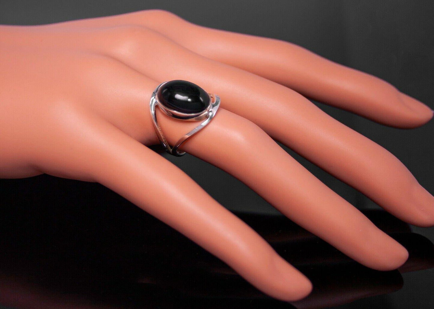 Beautiful 925 Sterling Silver Elegant Black Oval ONYX Gemstone Ring Gift Boxed