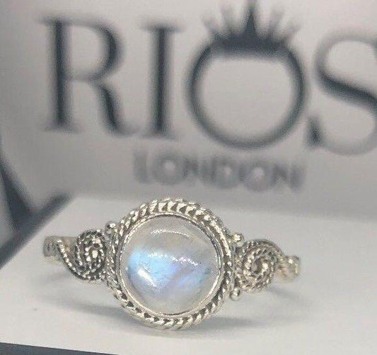 Beautiful Moonstone 925 Sterling Silver Gemstone Ring RRP £45.50 Gift Boxed