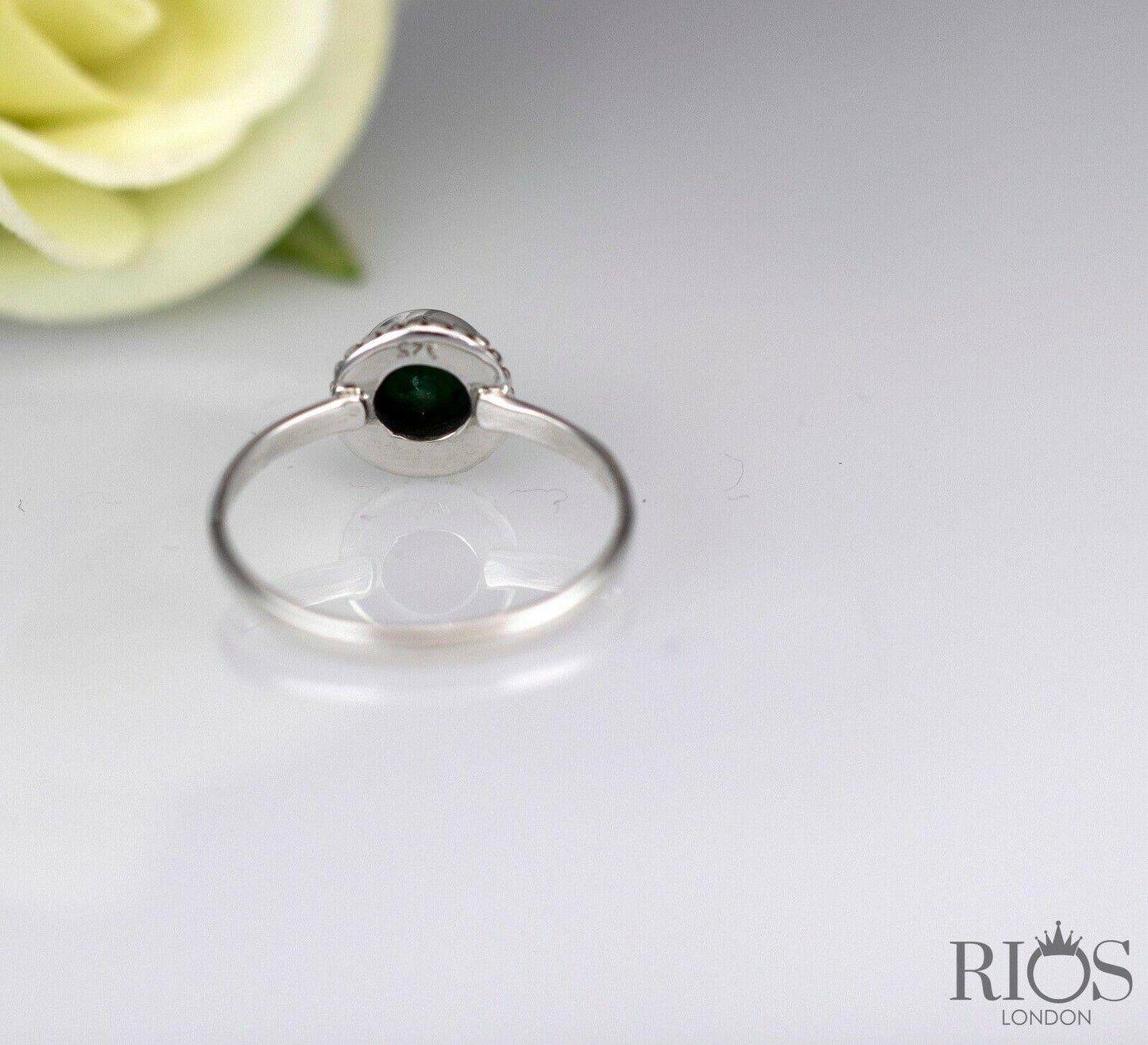 Beautifull 925 Sterling Silver Emerald Facet Cut Green Gemstone Ring Gift Boxed