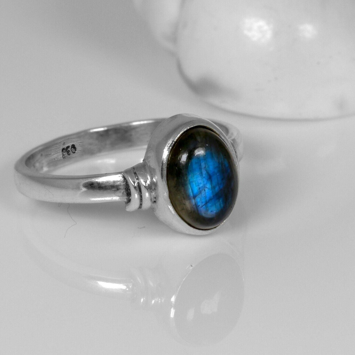 Pretty Little Oval Labradorite 925 Sterling Silver Gemstone Ring Gift Boxed